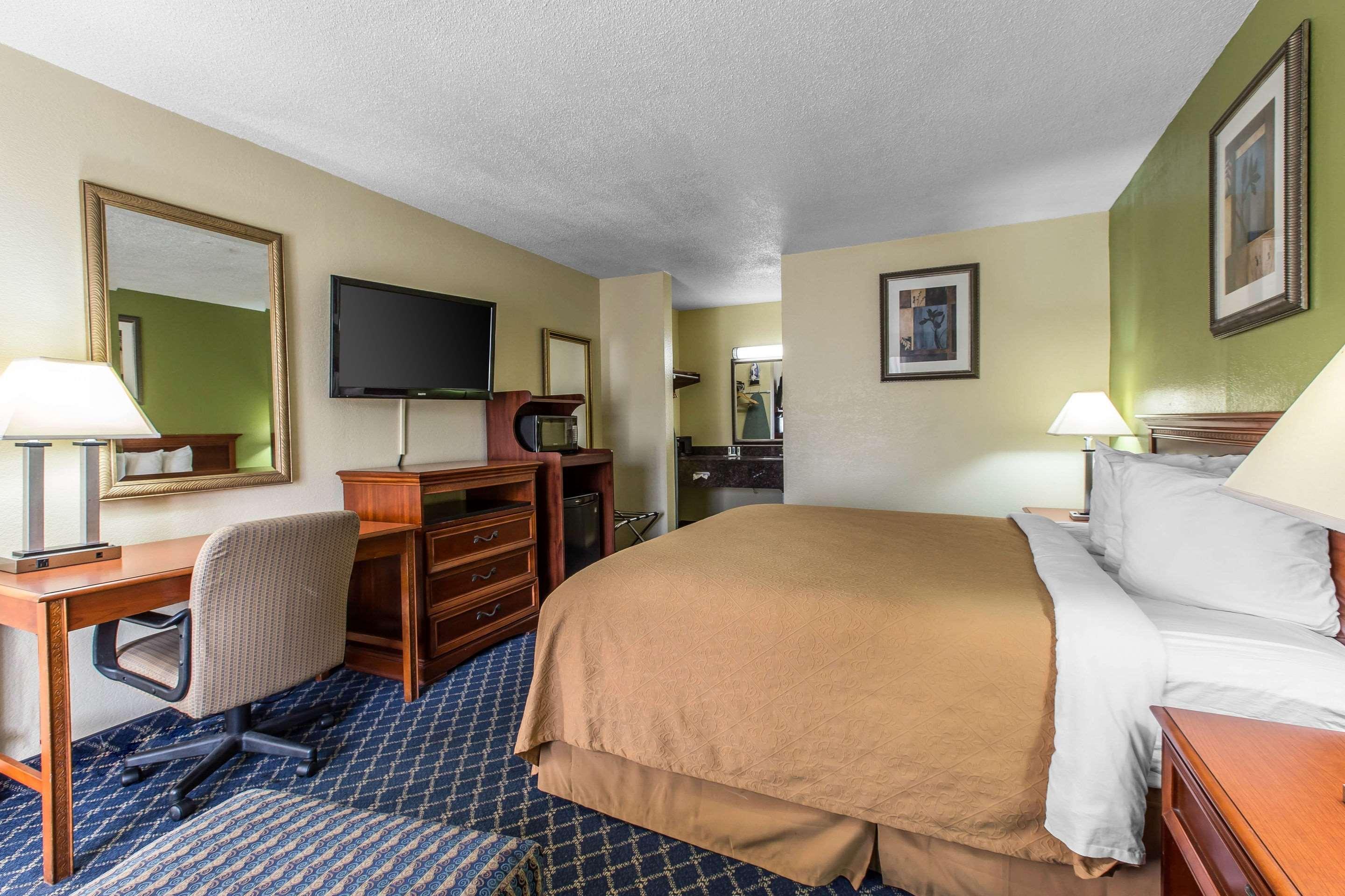 Quality Inn Midtown Savannah Exteriör bild